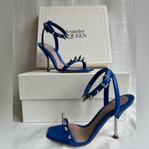 NWT Alexander McQueen studded Heels